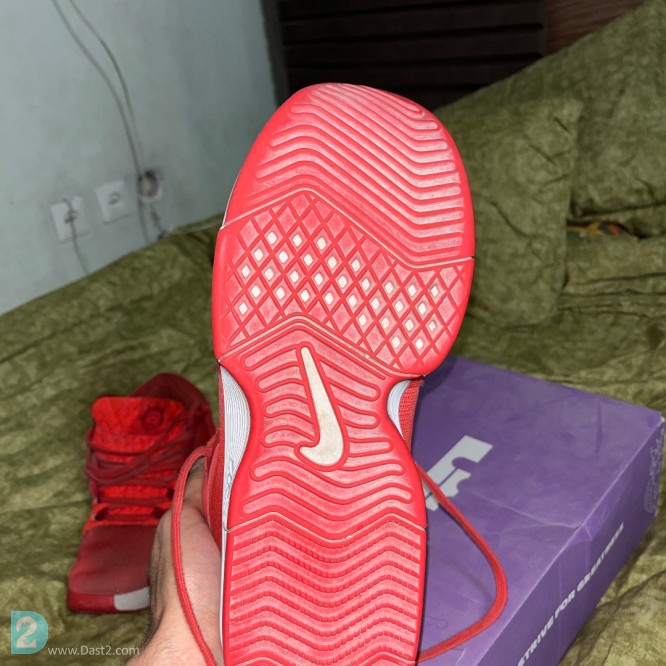 آگهی رایگان کتونی بسکتبال لبران.  LeBron witness 8