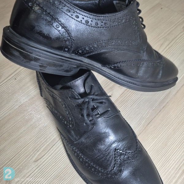 آگهی رایگان کفش چرم اصل پیرکاردین سرمه ای مجلسی.