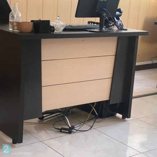 آگهی رایگان میز کارمندی کارن