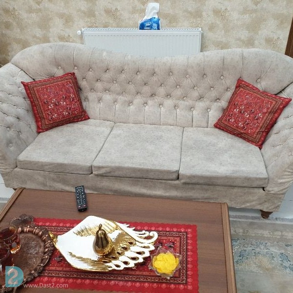 آگهی رایگان فروش مبلمان راحتی اسپرت شیک بهمراه میز جلومبلی چوبی