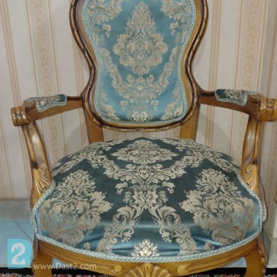 مبل ۸نفره استیل به همراه میز بزرگ دوتا عسلی
