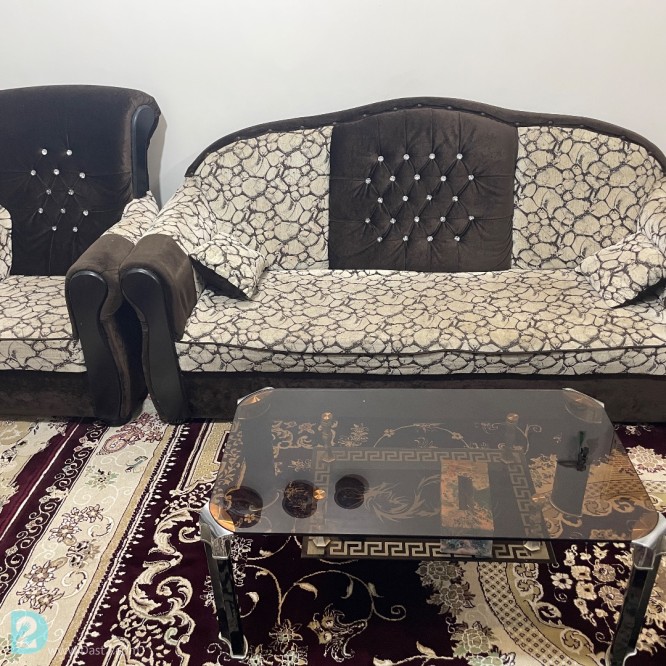 آگهی رایگان مبل ۷ نفره و میز وسط
