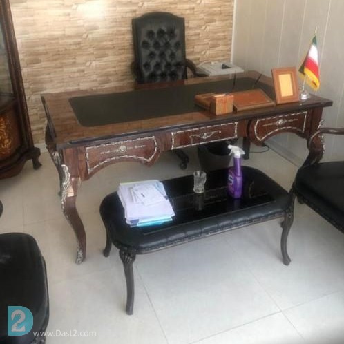 آگهی رایگان میز مدیریت سلطنتی