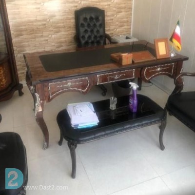میز مدیریت سلطنتی
