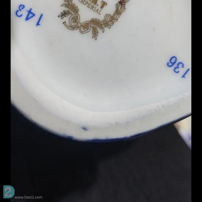 آگهی رایگان گلدان قدیمی تزیین امپریال در حد نو