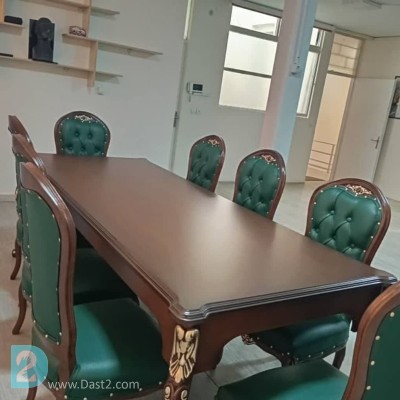 میز کنفرانس سلطنتی