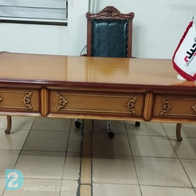 میز مدیریت مدل لاله