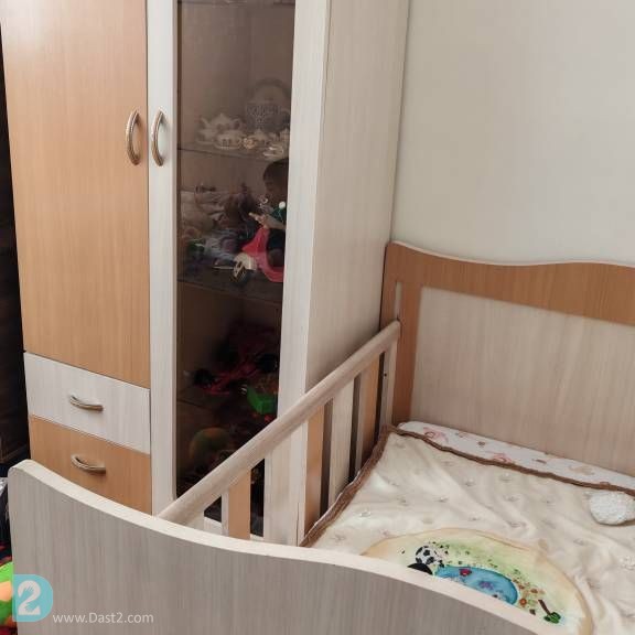 آگهی رایگان تخت و کمد کودک