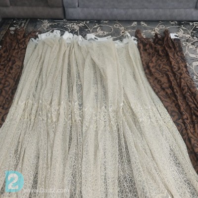 پرده ی چین دار مخمل