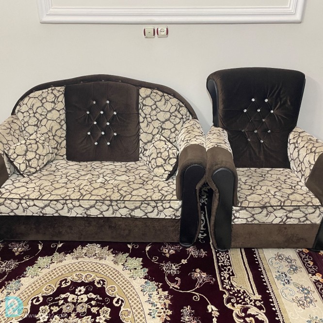 آگهی رایگان مبل ۷ نفره و میز وسط