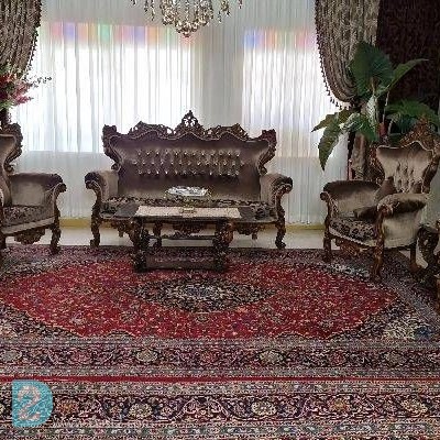 آگهی رایگان مبلمان کلاسیک سنطلتی 9نفره سالم در حد نو با بهترین کیفیت از چوب گردو.با صندلی غذاخوری بدون میز