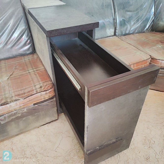 آگهی رایگان مبلمان چوبی ۹ نفره به همراه کنسول کناری کشو دار طرح L
