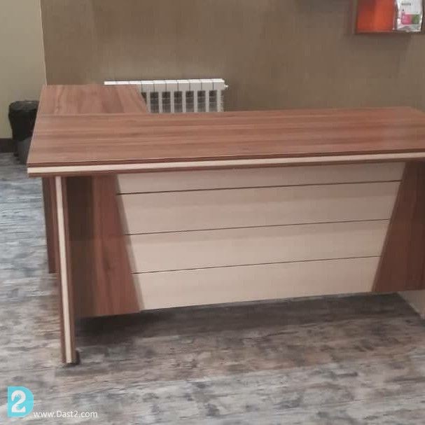 آگهی رایگان میز اداری پرادو (2)