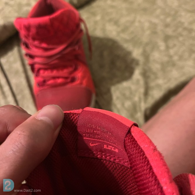آگهی رایگان کتونی بسکتبال لبران.  LeBron witness 8