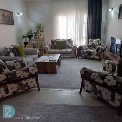 مبلمان هفت نفره برند کوروش. پارچه ترک ونانو قابل شستشو. به همراه میزوسط وچهارعددعسلی.