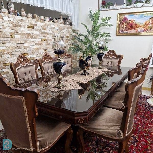 آگهی رایگان مبلمان کلاسیک سنطلتی 9نفره سالم در حد نو با بهترین کیفیت از چوب گردو.با صندلی غذاخوری بدون میز