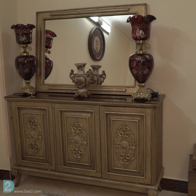 آگهی رایگان مبل هفت نفره به همراه کنسول دکور و ناهار خوری ۶ نفره و یک دست مبل راحتی
