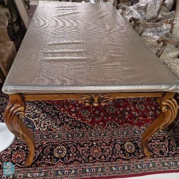 آگهی رایگان مبلمان کلاسیک سنطلتی 9نفره سالم در حد نو با بهترین کیفیت از چوب گردو.با صندلی غذاخوری بدون میز