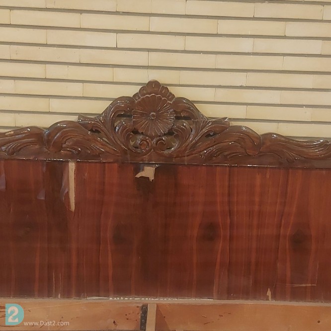 آگهی رایگان تخت قدیمی چوبی طرح کلاسیک