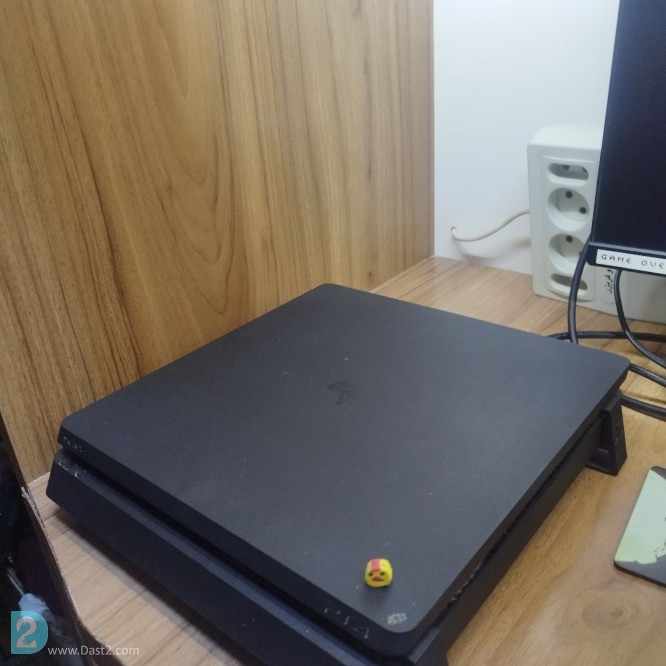 آگهی رایگان Ps4 سالم سالم تک دسته اسلیم
