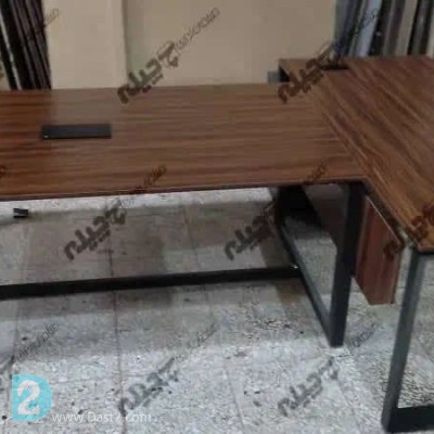 میز المانی اداری